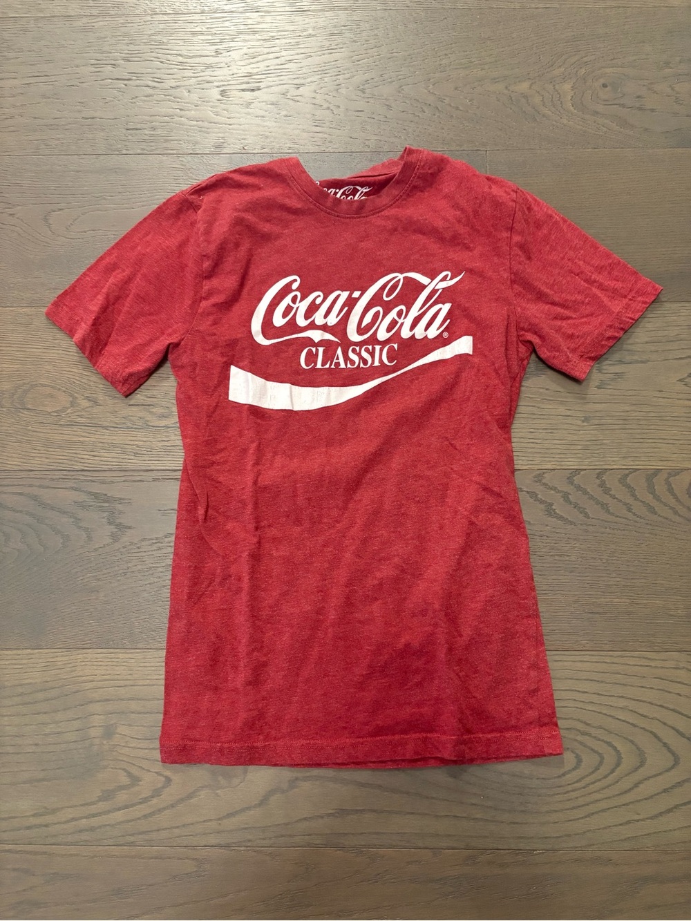 Coca Cola girls red tshirt sz small (12/14 yrs) EUC